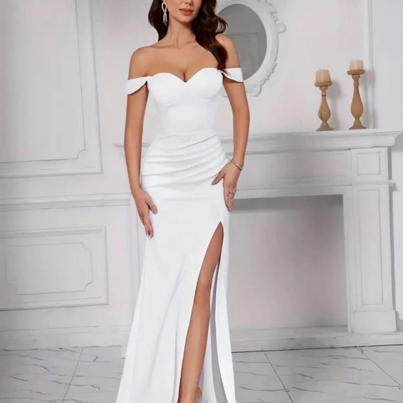 Dresses & Skirts - Elegant Off-Shoulder White Evening Gown